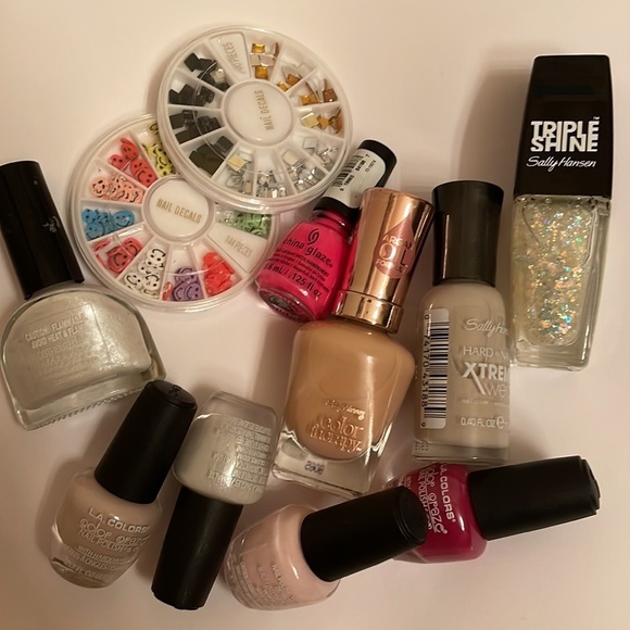 Nail Polish Bundle Pinks, Neutrals, Glitter - Picture 2 of 3
